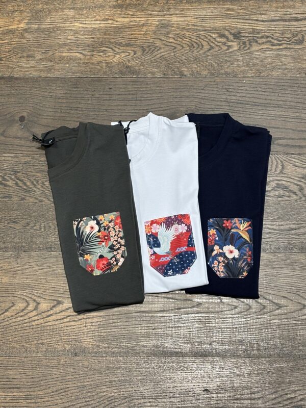 T-Shirt con Taschino in tessuto V2
