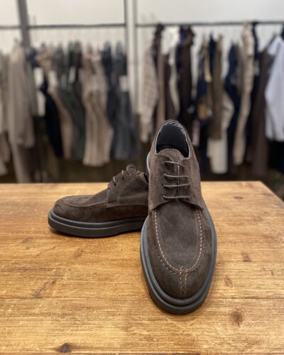 SCARPA IMPUNTURATA CAMOSCIO OVER D