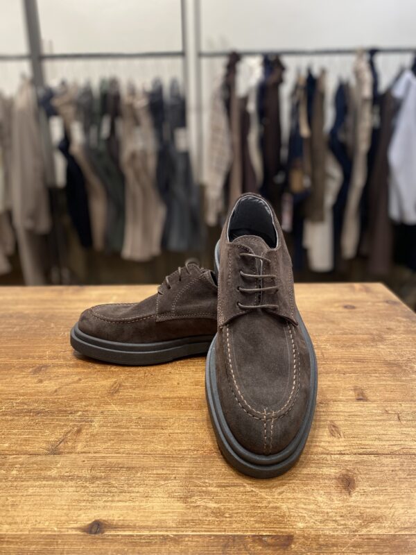 SCARPA IMPUNTURATA CAMOSCIO OVER D