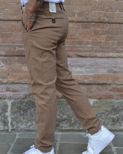 CHINOS SLIM CON DETTAGLI A CONTRASTO BERNA