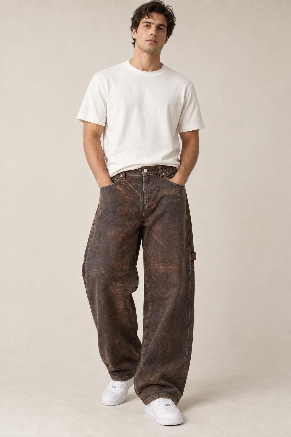 Jeans marroni a gamba larga