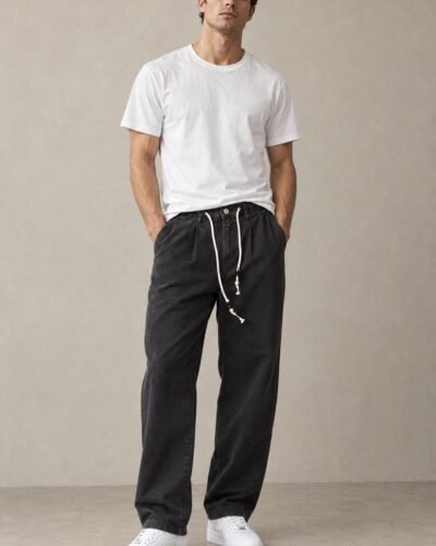 Pantaloni scuri con cordino