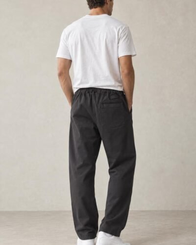 Pantaloni scuri con cordino