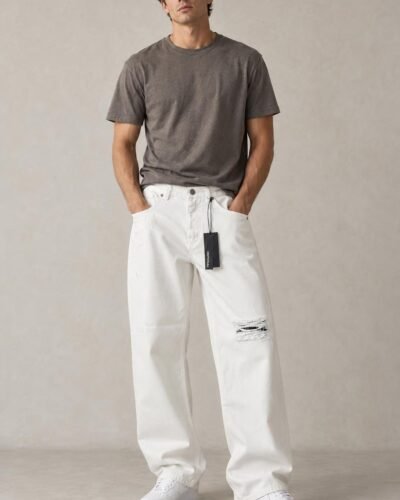 Jeans bianchi con strappi